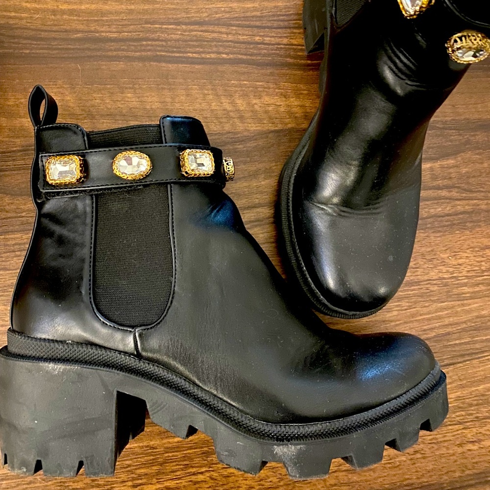 Steve Madden AMULET BLACK Booties